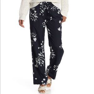 Joie Daltona navy and white floral pants size M